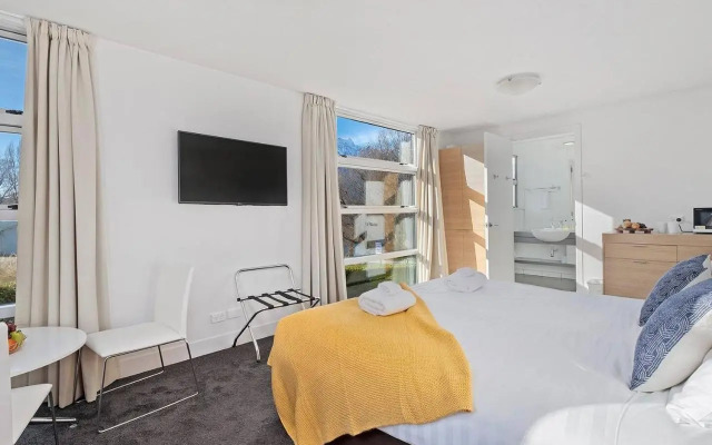 Marina Gem - Lakefront 3 Bedroom Apartment