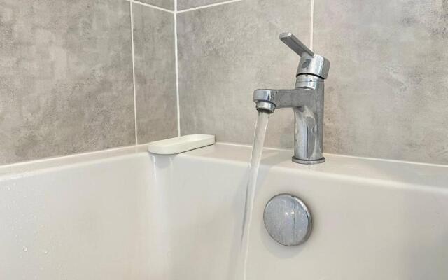 Lovely 2 bedroom apartment with free parking