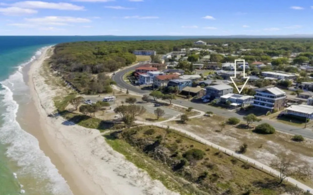 Woorim Beach House with Water Views