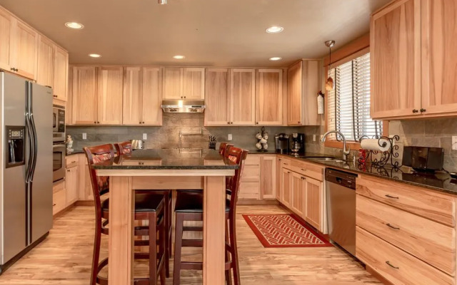 Roslyn Hideaway By Redawning