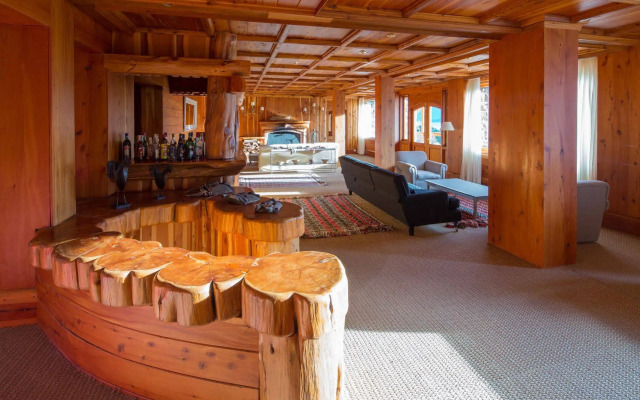 Isla Victoria Lodge