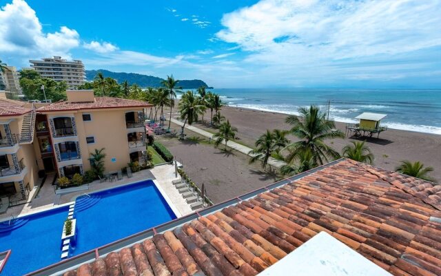 Amazing Seaside Penthouse With Rooftop Terrace