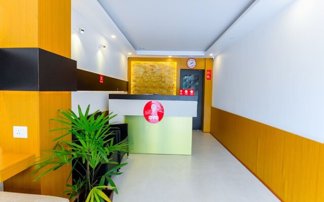 OYO 11069 Hotel Hisham Suits
