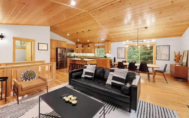 Modern Lake Tahoe Retreat Ski and Swim