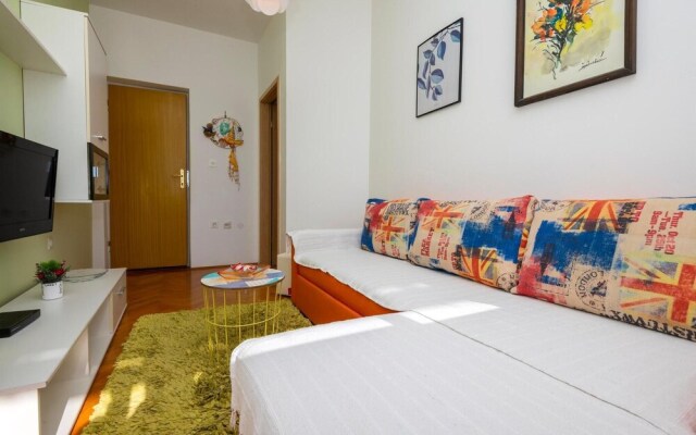 Amazing Apartment in Igrane With 2 Bedrooms and Wifi