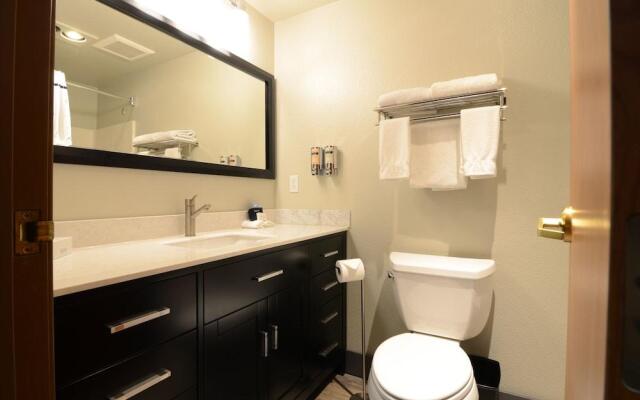 Wood River Inn & Suites