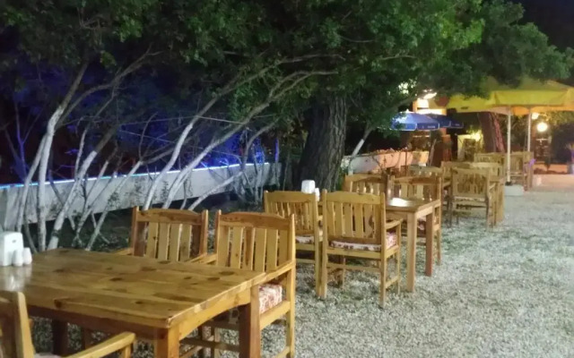 Esralina Bungalows Cirali