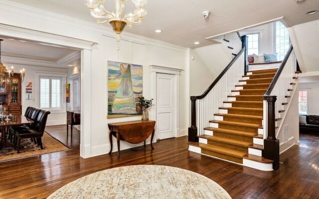 Oak Street Mansion