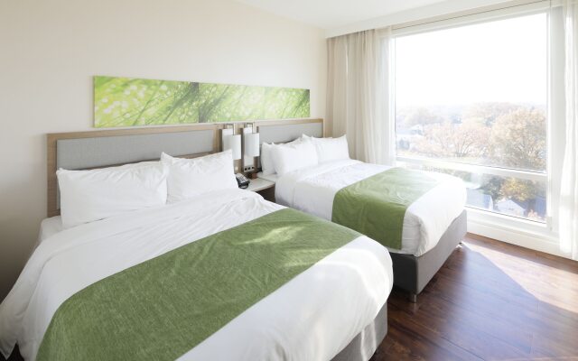 Wyndham Garden Fresh Meadows Flushing