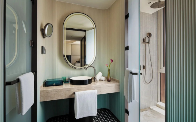 Hotel Indigo Shanghai Harbour City By Ihg