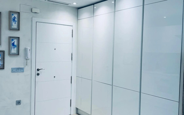 Cathedral Studio, Luxury studio in Cathedral area, Parking Optional