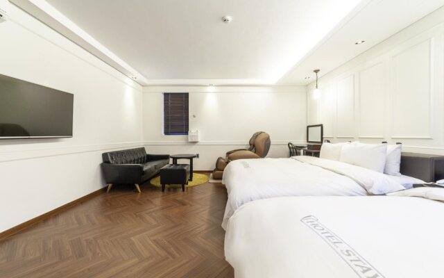 Hotel Stay 53