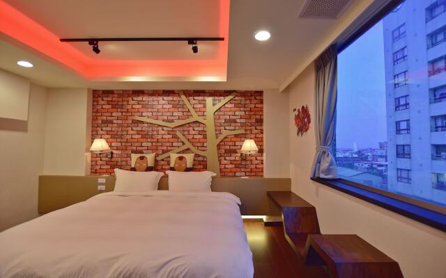Ruocing Hot Spring Hotel