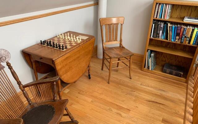 Abe's Spring Street Guest House