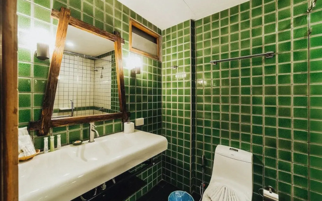 CC Bloom's Hotel
