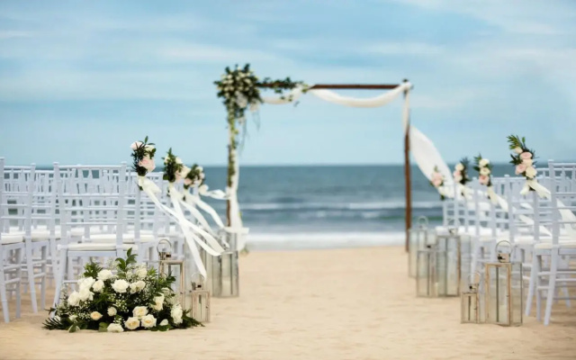 Sheraton Grand Danang Beach Resort & SPA