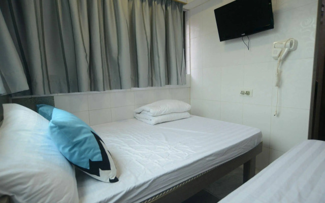 8 Days Boutique Hotel