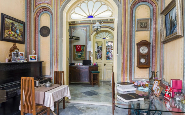 Büyükada Anastasia Meziki History Mansion