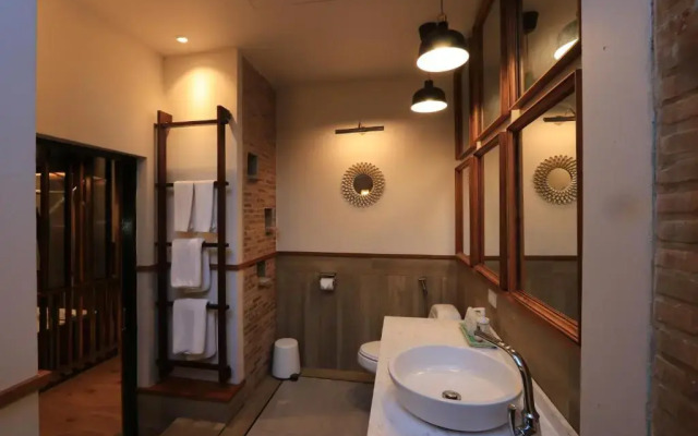 Tharaburi Resort Sukhothai