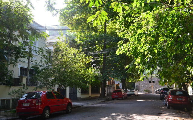 Casa Amarela Guest House - ZONA SUL