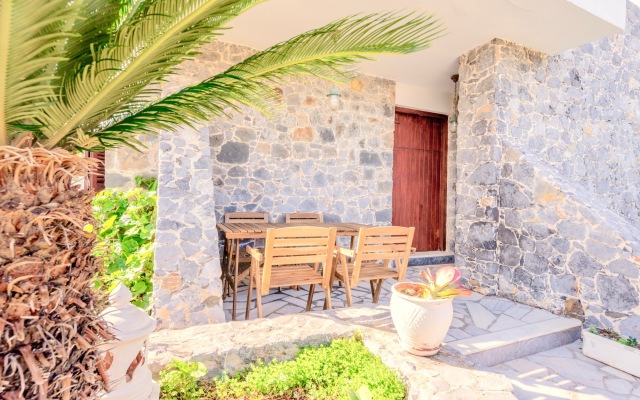 The Kokkini Beach Retreat