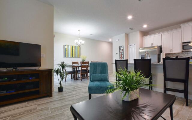 Storey Lake 4 Bedroom Townhome w Splashpool - 1616ST