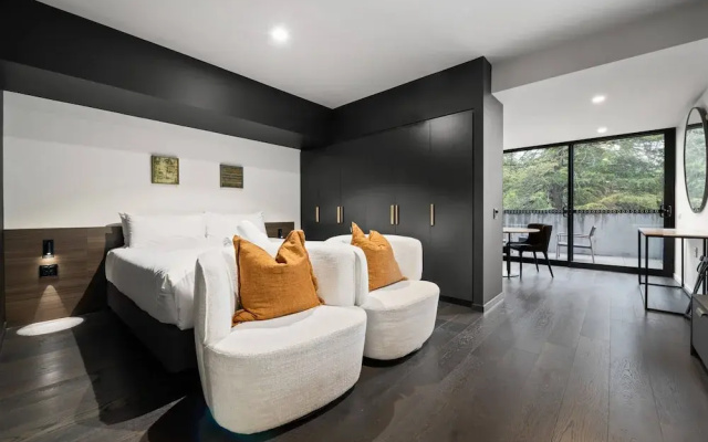 Immaculate Braddon Studio With Accessible Bathroom