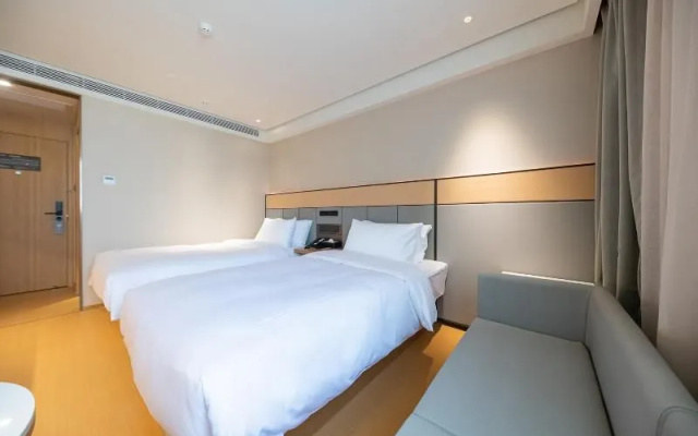 Ji Hotel Shanghai Jiangsu Road Subway Station