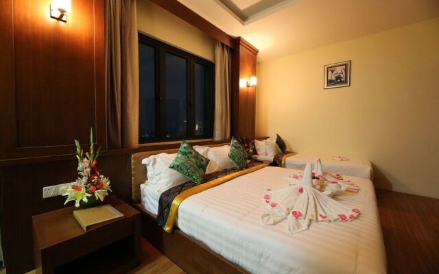 Royal Peacock Hotel