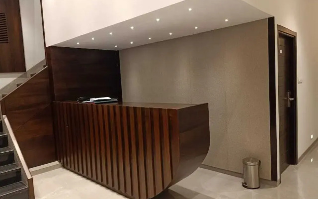 Hotel Flora Suites