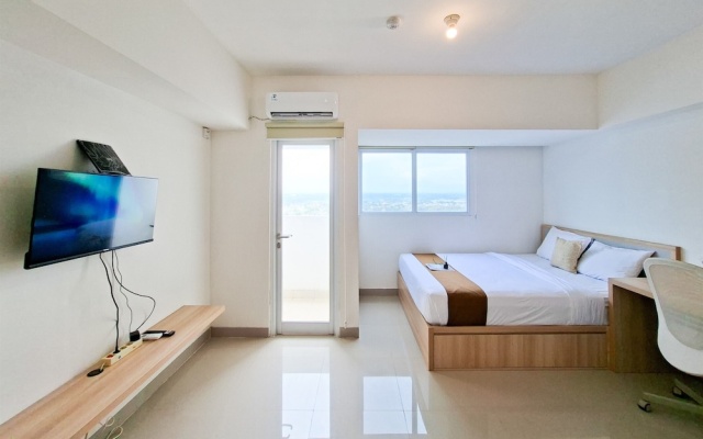 Comfy And Relaxing Living In Studio At Apartment Cisauk Point – Guest Rooms – Legok