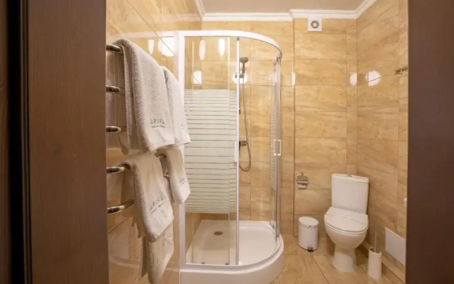Private Rooms in Hotel Lift 1R