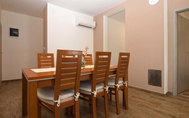 Apartment 1670
