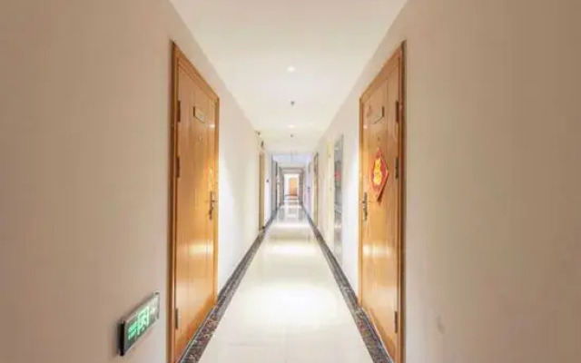 Blueberry apartment chain (Lushangzhongxin store)