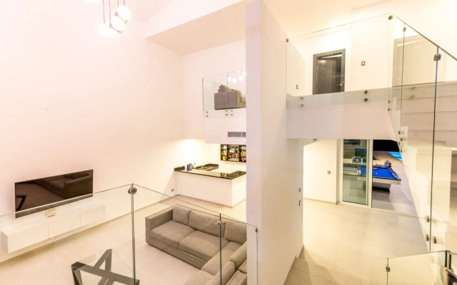 Ultra Modern Villa with Chef & Maid