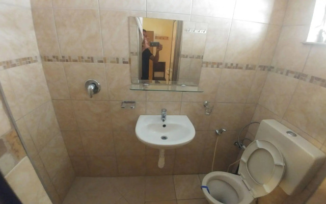 Arava Hostel