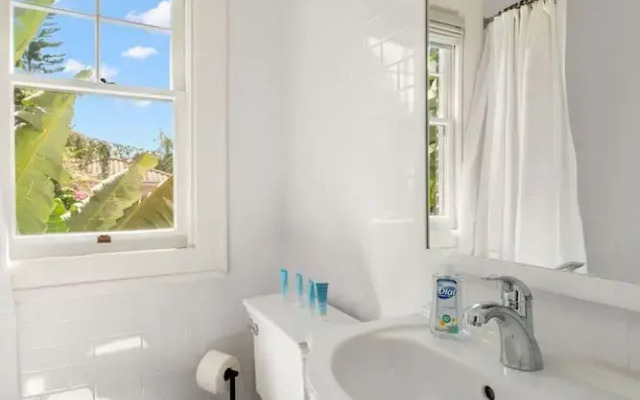 The Adaline 7 Luxury Hyde Park Apt