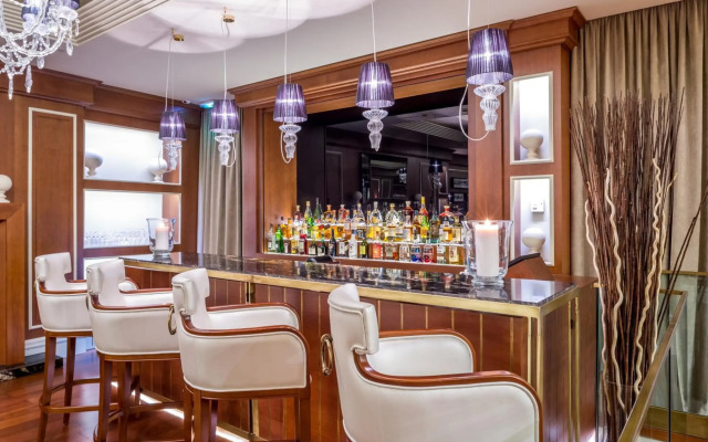 Hotel Century