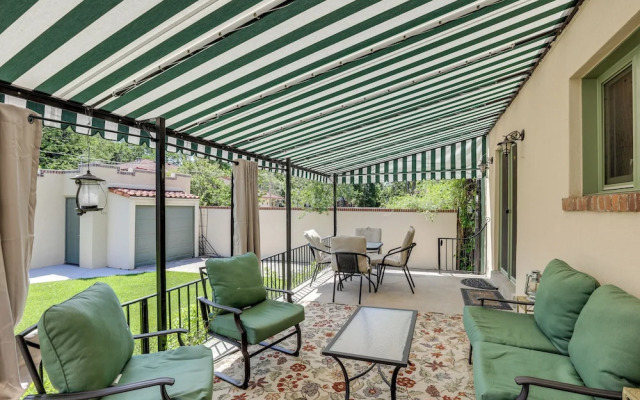 Yard & Grill: Centrally Located Denver Retreat!