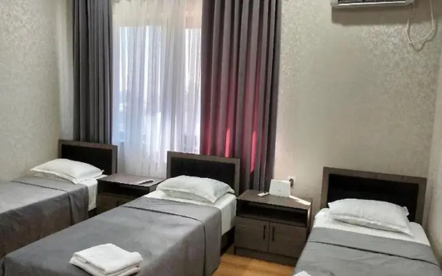 Brand Center Hotel (Брэнд Центр)