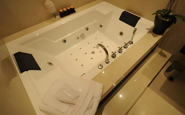 Business Hotel First