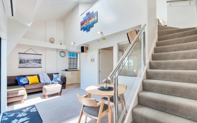 Central 3 Bed, Loft Apartment In The Cbd W Parking – Hotel Rooms – Auckland