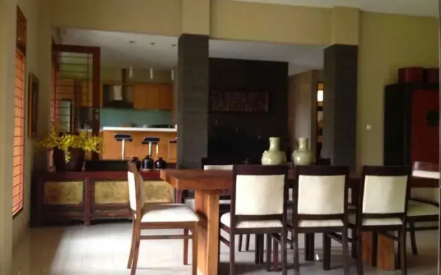 Villa Dewi Sri