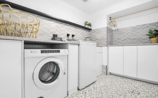 Canberra Heights Unit Two 35 Canberra Tce Kings Beach