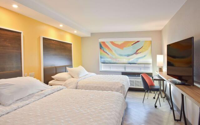 Tru by Hilton Lawrence