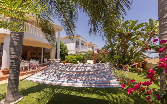 Larnaca Chelidonia Seafront Villa