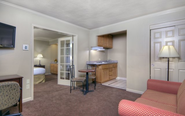 University Park Inn & Suites, an Ascend Collection Hotel