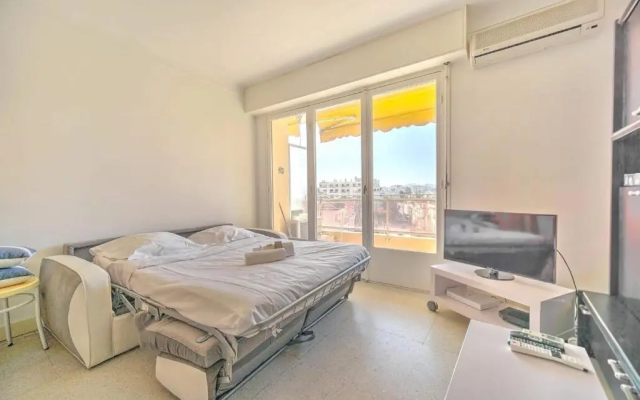 Cannes beaches 3 mn Super quiet 1 BR - 6 PAX with balcony by Olam Properties - Hotel in Cannes - Photo 3