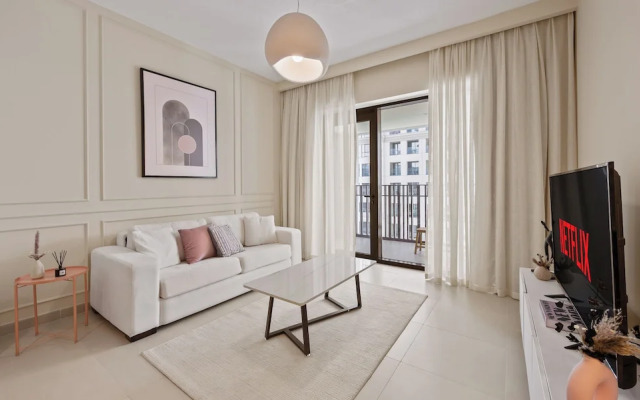 Pink Panther Soft Glam 1BR in Surf 2