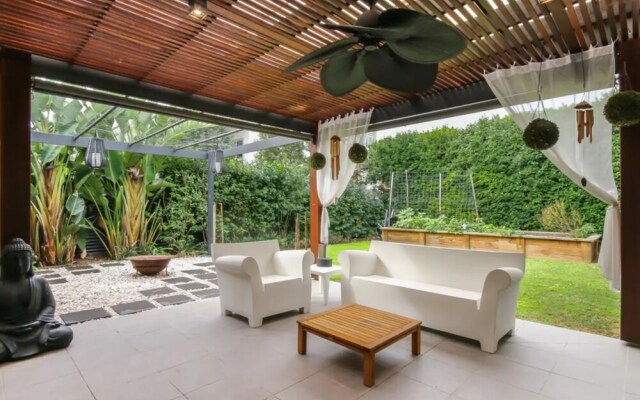 Spacious 2 Bedroom Apartment in Ascot With Large Private Garden